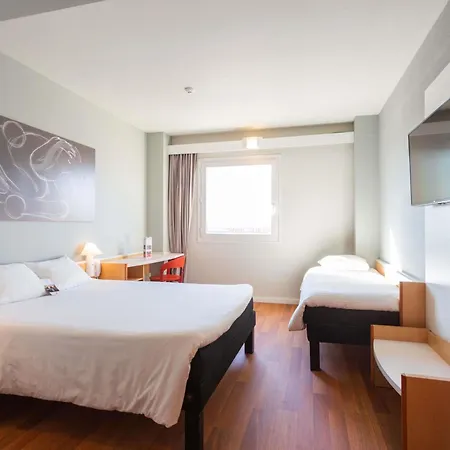 Ibis 3*