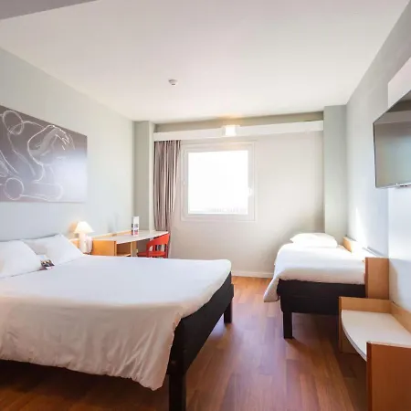 Ibis 3*