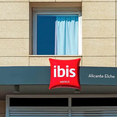 호텔 Ibis 3*