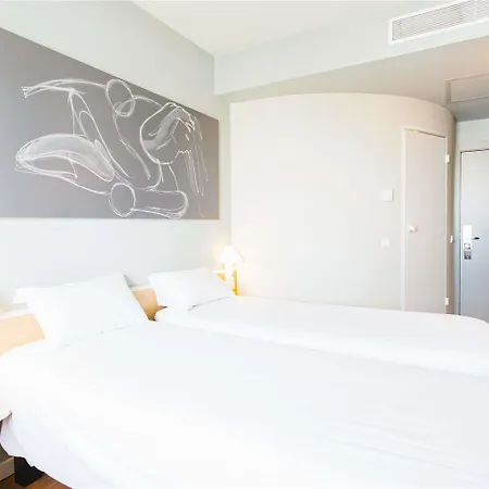 Ibis Hotel 3*