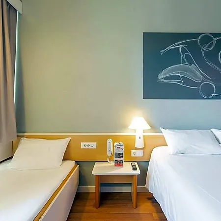 Ibis 3*