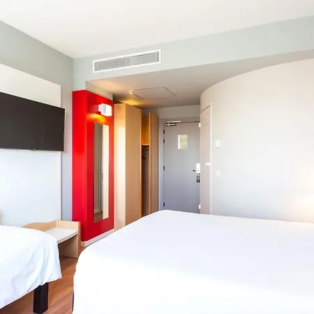 Ibis Hotel 3*
