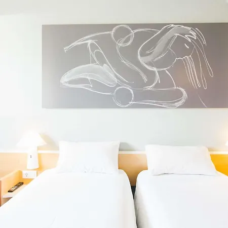 Ibis Hotel 3*